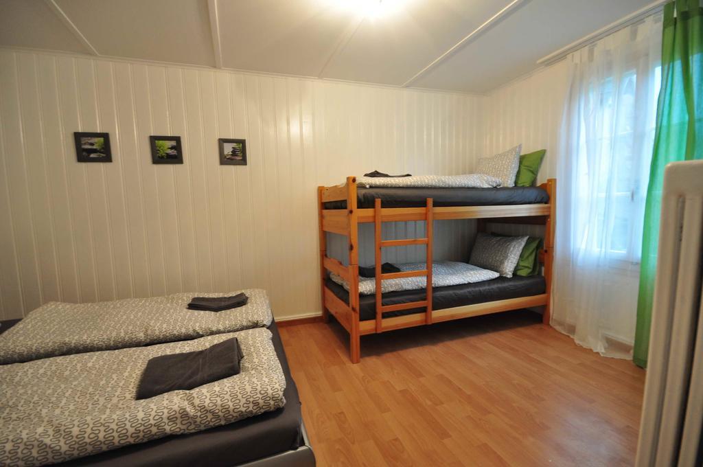 Interlaken Town House Sleeps 12 Guests Central Pokoj fotografie