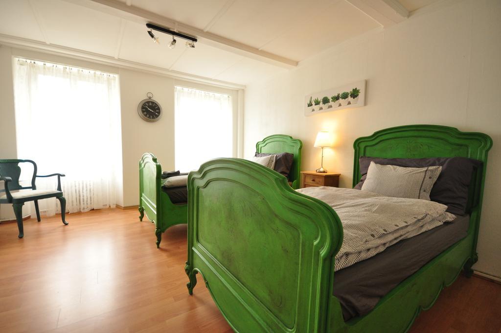 Interlaken Town House Sleeps 12 Guests Central Pokoj fotografie